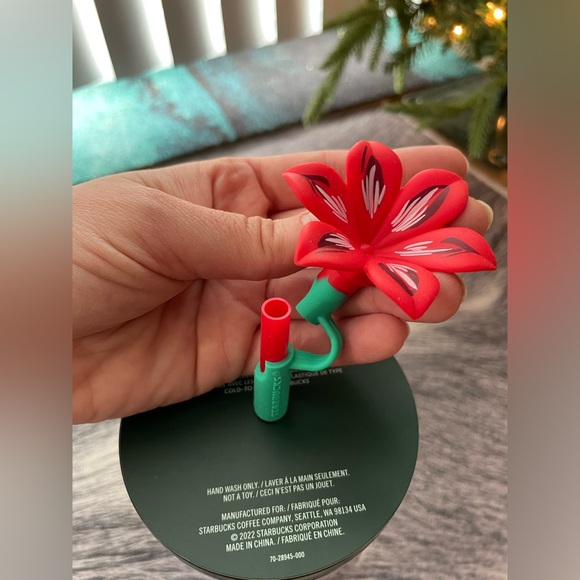 NWT - 2022 Starbucks Woodland Berry Holiday 24oz Tumbler w/ Poinsettia Straw Top - Picture 9 of 9